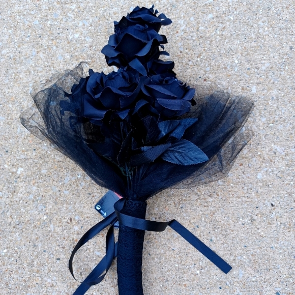 NWT Black Rose Bouquet - Picture 5 of 7